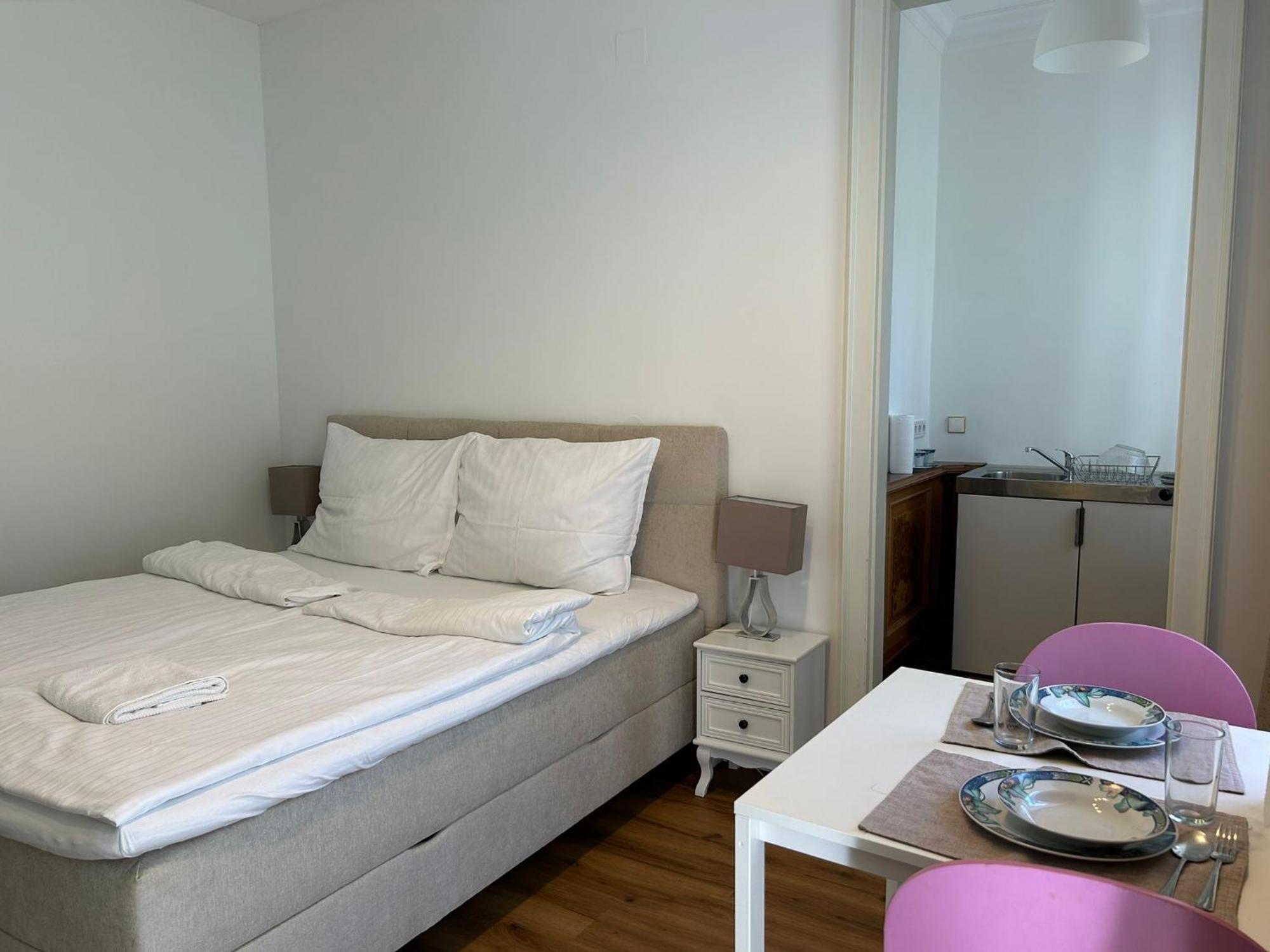 Apartment Mit Gartenblick Und Terrasse Baden bei Wien Zewnętrze zdjęcie